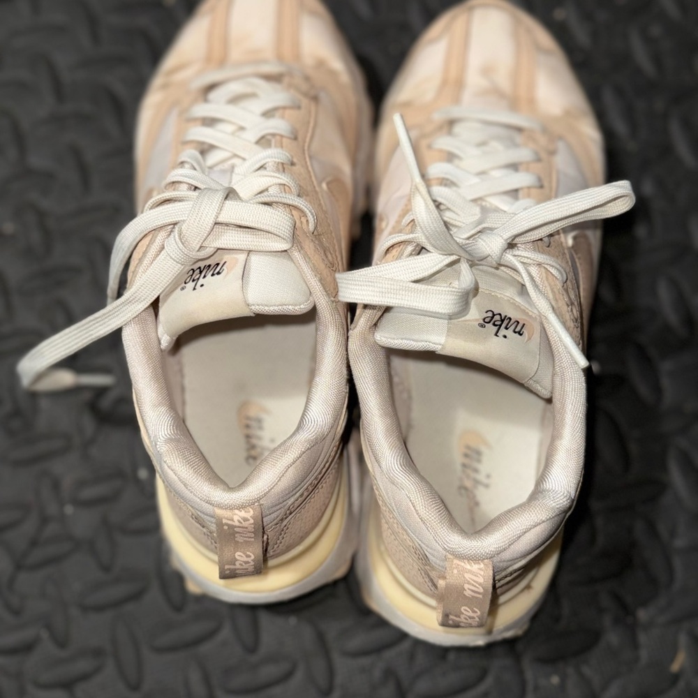 Neutral pink Women's Nike Sneakers